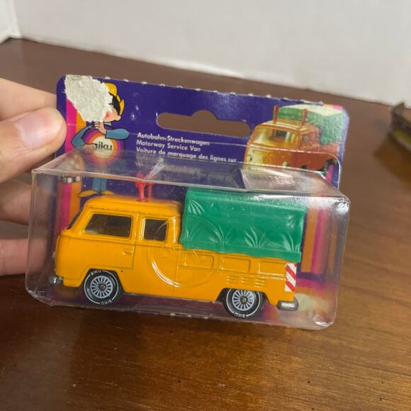 Siku Vintage 1331 VW Van Volkswagen Crew Cab TransporterPick Up Autobahn